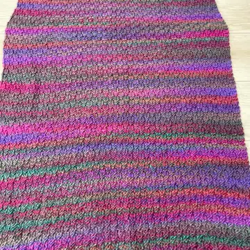 다색 스트라이프 프린지 부착 스톨