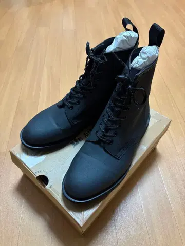 닥터마틴/DR.MARTENS 8홀 REFLECTIVE