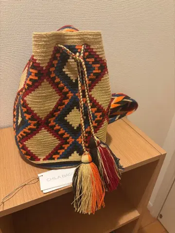 CHILA BAGS 기하학 패턴 숄더백 (바닥 플레이트 포함)