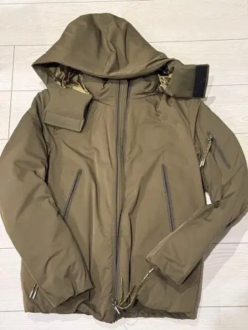 후드 부착 다운 자켓