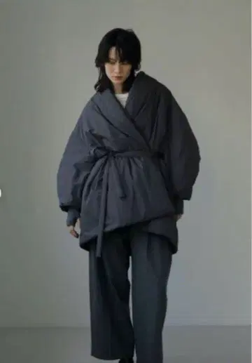 에트레토쿄 엔벨로프 패딩 코트