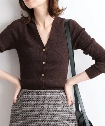 새상품급 이에나 2x1 리브 V넥 가디건 브라운