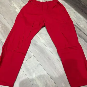 Lee 레드 와이드 팬츠 백 포켓 부착