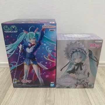 하츠네 미쿠 피규어 2개 세트