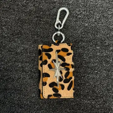 Remedy 레오파드 무늬 가죽 키케이스 카라비너 포함