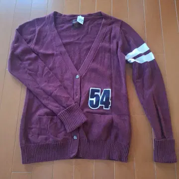 거의 새상품! Ungrid 버건디 V넥 가디건