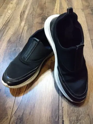 나노 유니버스 블랙 슬립온 스니커즈