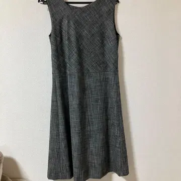 그레이 체크 무늬 V넥 A라인 원피스