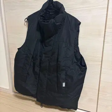 GORE-TEX INFINIUM 블랙 다운 베스트