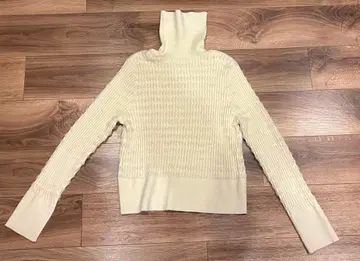 택 포함 새상품 LOULOU WILLOUGHBY 터틀넥 스웨터