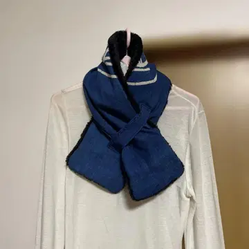 후사님 검토 중 네이비 나염 원단 머플러