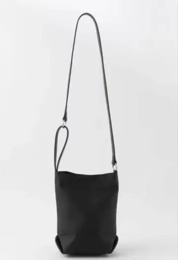 뷰티앤유스 엠보싱 폼 파우치 백 숄더백