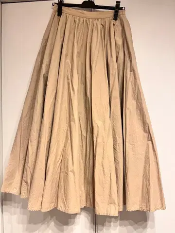 아틀리에 드 사봉 플레어 스커트 안감 포켓 부착 베이지