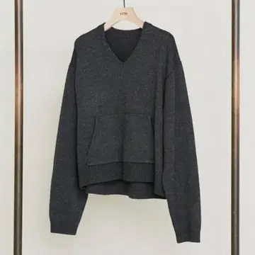 포켓 디자인 니트