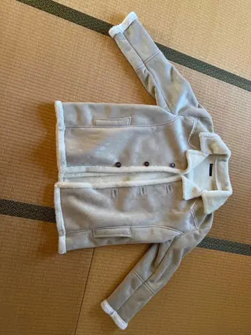 베이지 스웨이드풍 코트