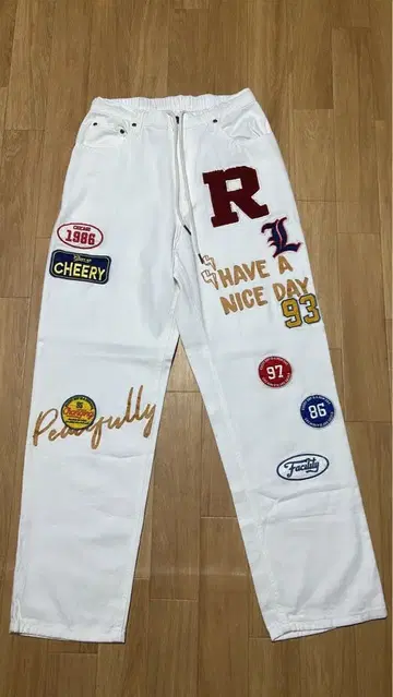 자수 패치 데님 팬츠