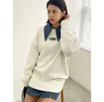 EMODA 마크 로고 오버 니트 화이트