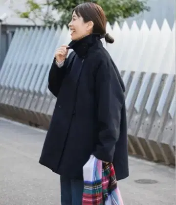 [ UR TECH ] 미들 기장 코트