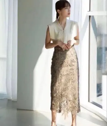 FRAY I.D 라메 플라워 레이스 스커트 MOC 사이즈 0