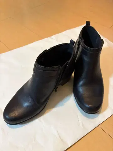 Clark's 클락스/천연 가죽 숏부츠 블랙 사이드 지퍼