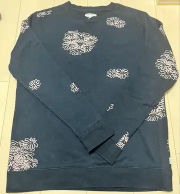 BANKS JOURNAL 네이비 꽃무늬 맨투맨