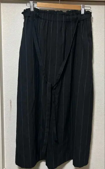 바드카레 스트라이프 블랙 플레어 스커트