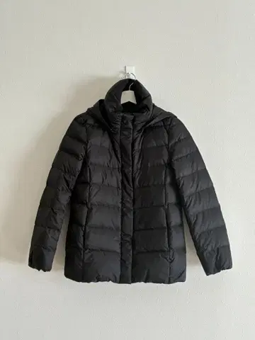 23구 워셔블 후드 부착 블랙 다운 자켓 36 사이즈