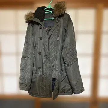 그레이 퍼(fur) 부착 모즈 코트