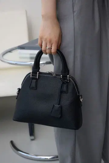 [ 정가 5,490엔 ] AZUL BY MOUSSY 더블 지퍼 핸드백