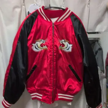 프린스 상회 빨간색 새틴 스카잔 호랑이 자수