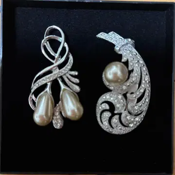 진주 디자인 브로치. 스카프 클립. 브로치