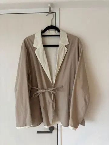 URU TOKYO 베이지 자켓 허리 리본