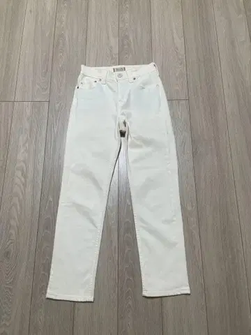 야누크 아네트 화이트 데님 스트레이트 데님