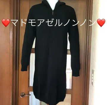 마드모아젤 논논 후드 부착 블랙 무릎 기장 원피스