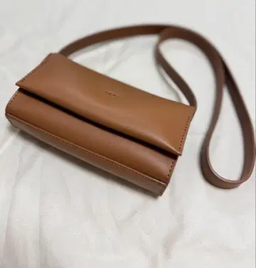 YAHKI 브라운 숄더백