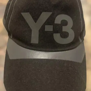 Y-3 블랙 로고 캡