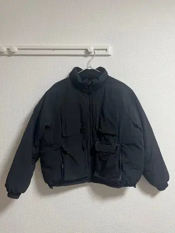 블랙 숏 기장 다운 자켓