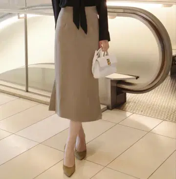 [ 새상품 ] ENEU 사이드 슬릿 머메이드 스커트 그레이지