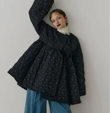 perna 리본 퍼프 숏코트