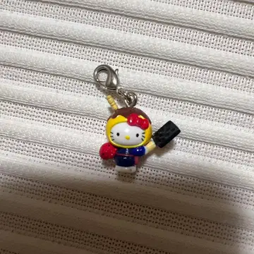 헬로키티 스트랩 포함 피규어