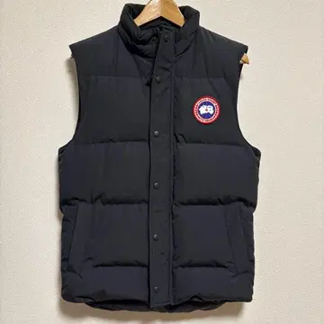 Canada Goose 블랙 다운 베스트