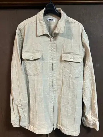 체크 무늬 베이지 자켓