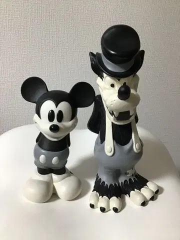 neighborhood 미키마우스와 빅 배드 울프 2체 세트