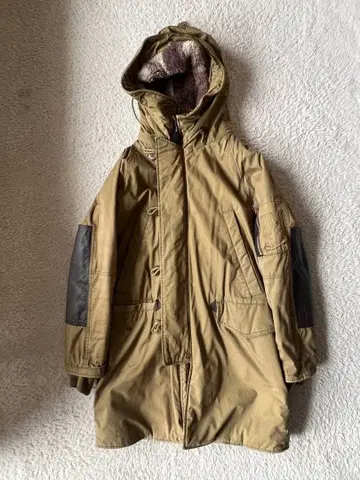 카키 밀리터리 자켓 후드 부착