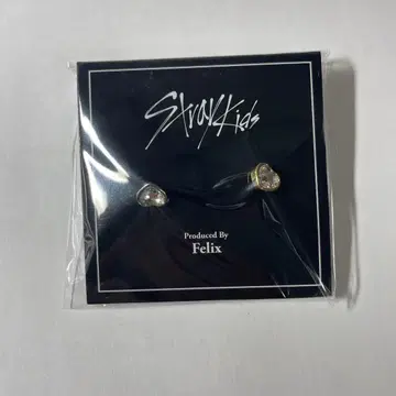 [ 미개봉 ] Stray Kids 하트형 귀걸이 Felix 프로듀스