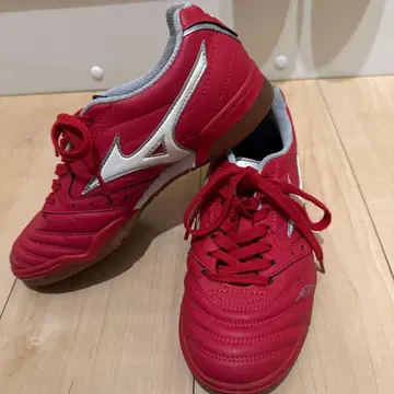 미즈노 풋살화 레드