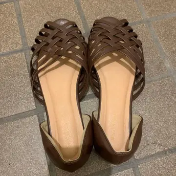 브라운 뜨개질 플랫슈즈 샌들