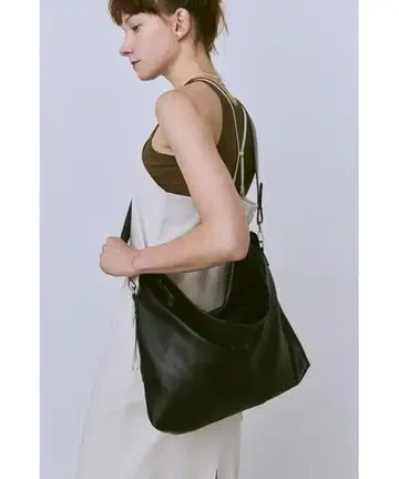 [ 새상품 / un/neu ] 얇은 바닥 2WAY 원 핸들 숄더 A4