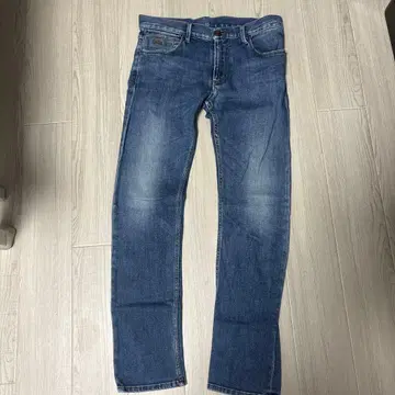 엠포리오 아르마니 슬림핏 데님