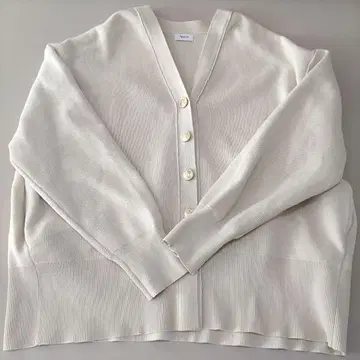 apart by lowrys 아파트 바이 로리즈 니트 가디건